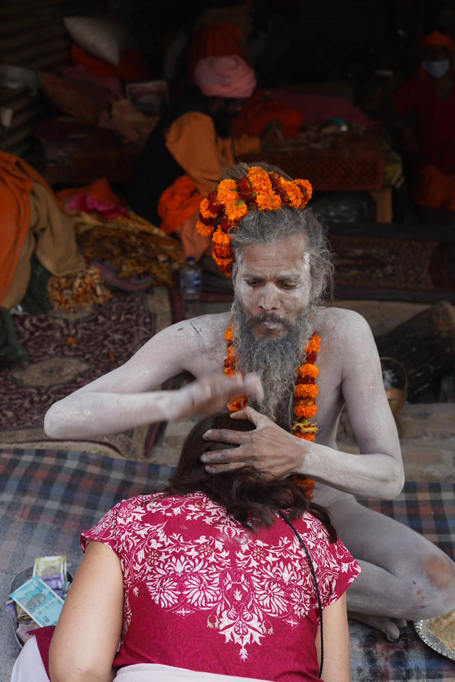 Benedizione di un sadhu, India